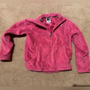 The North face pink pullover. Size 6 Girl. Good condition.